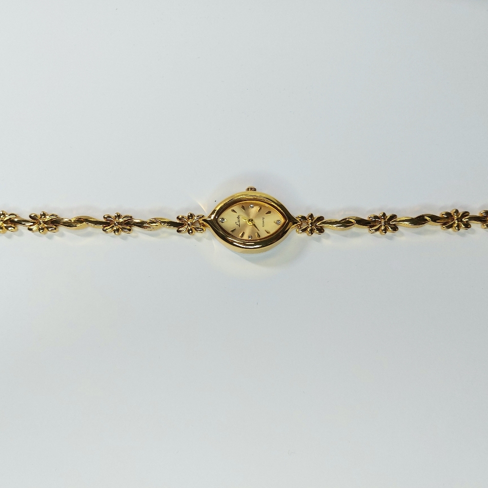 Elegant Gold Women's Bracelet Watch
